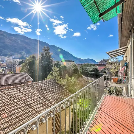 Lakeside Оменья